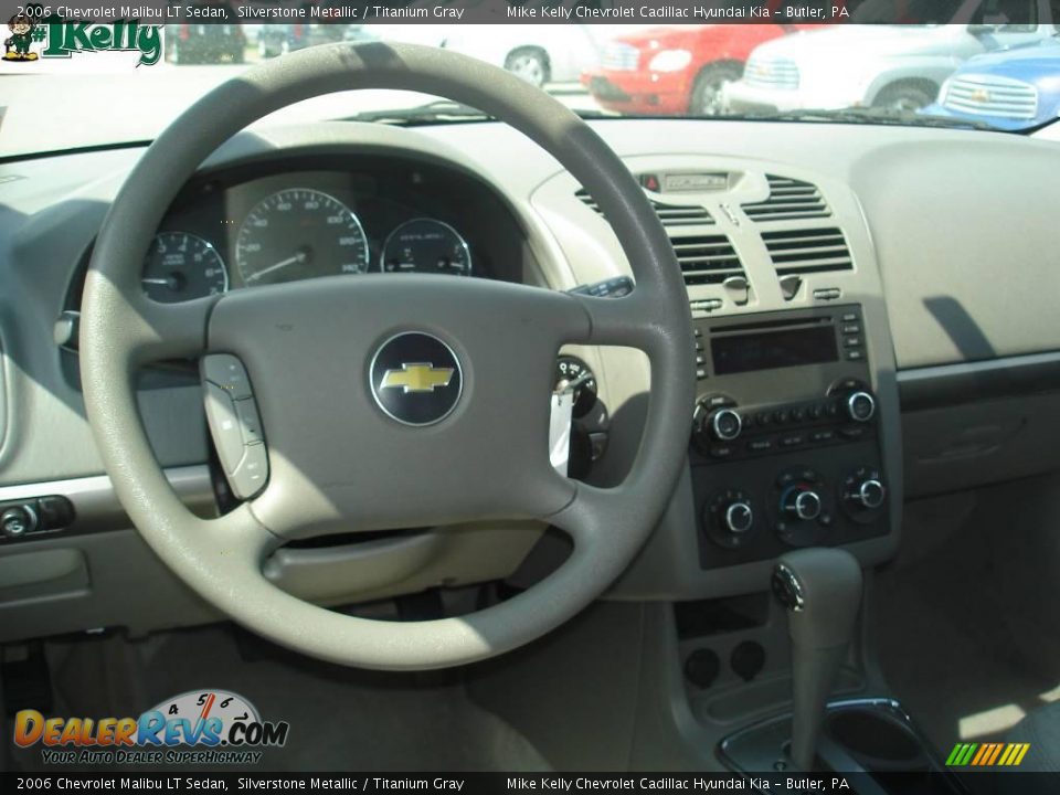2006 Chevrolet Malibu LT Sedan Silverstone Metallic / Titanium Gray Photo #11