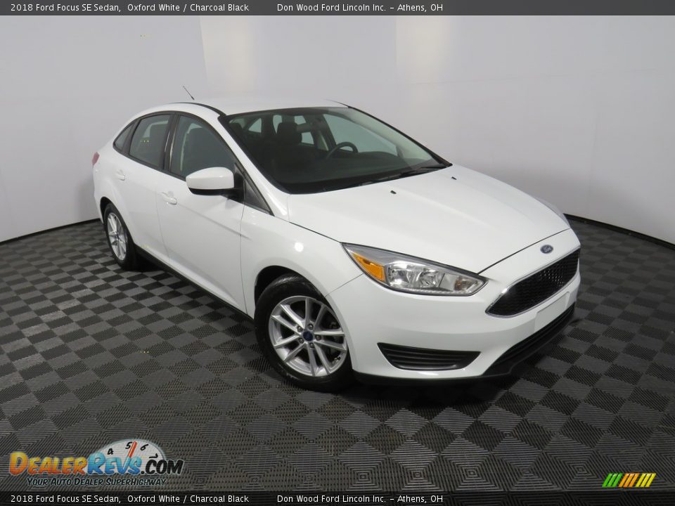 2018 Ford Focus SE Sedan Oxford White / Charcoal Black Photo #3