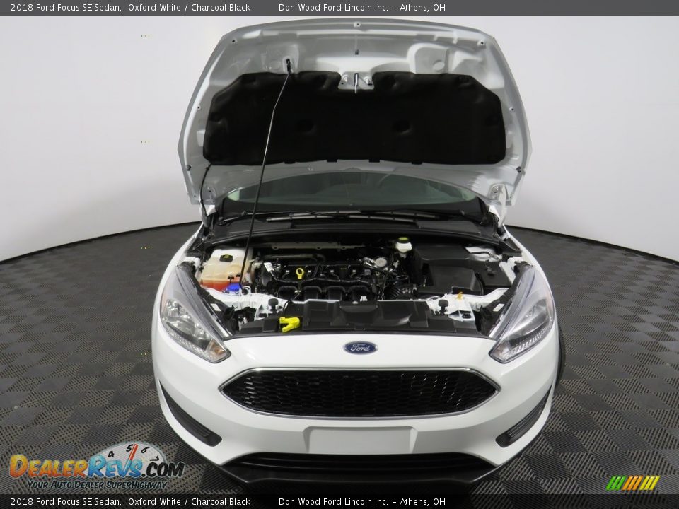 2018 Ford Focus SE Sedan Oxford White / Charcoal Black Photo #5