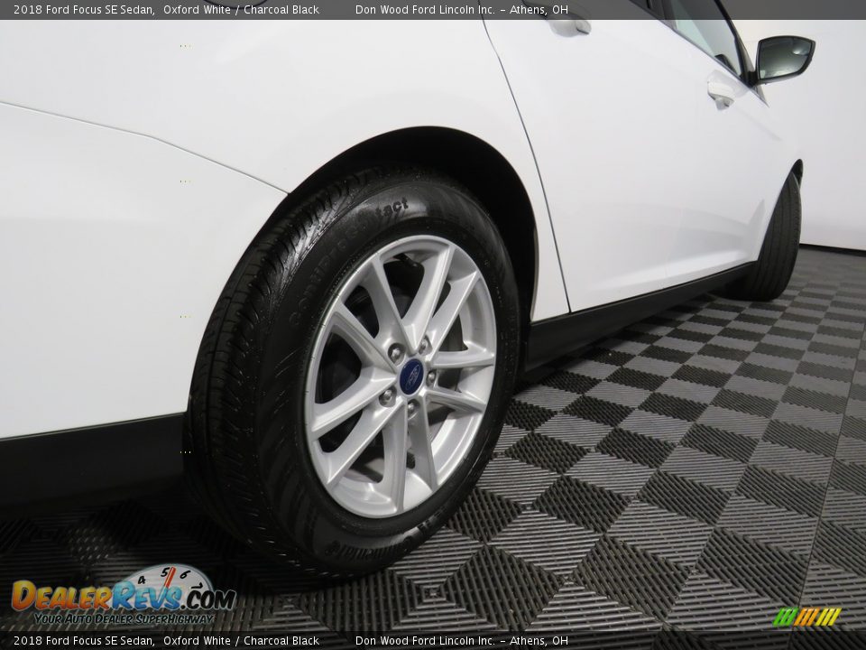 2018 Ford Focus SE Sedan Oxford White / Charcoal Black Photo #14