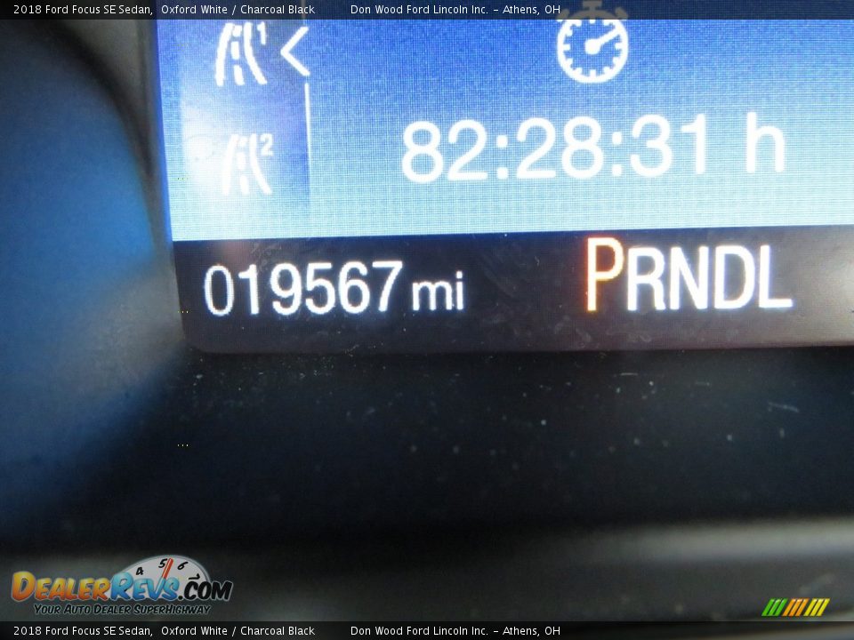 2018 Ford Focus SE Sedan Oxford White / Charcoal Black Photo #18