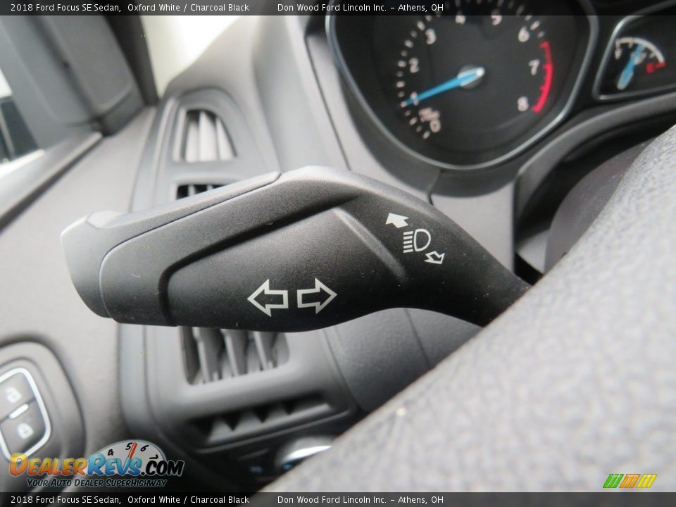2018 Ford Focus SE Sedan Oxford White / Charcoal Black Photo #19