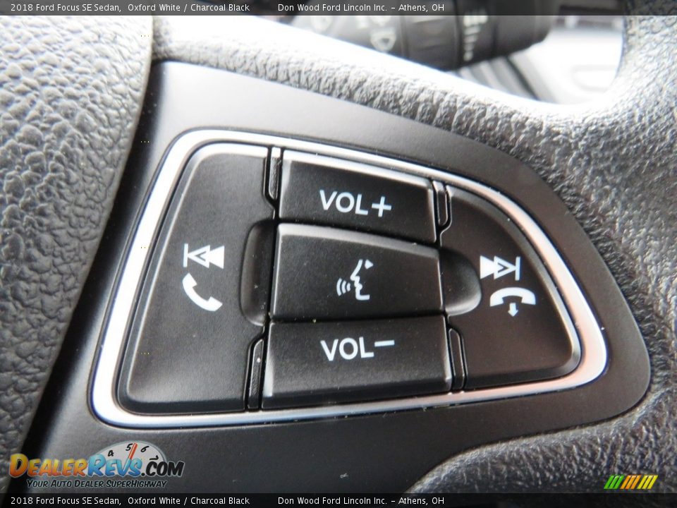 2018 Ford Focus SE Sedan Oxford White / Charcoal Black Photo #21