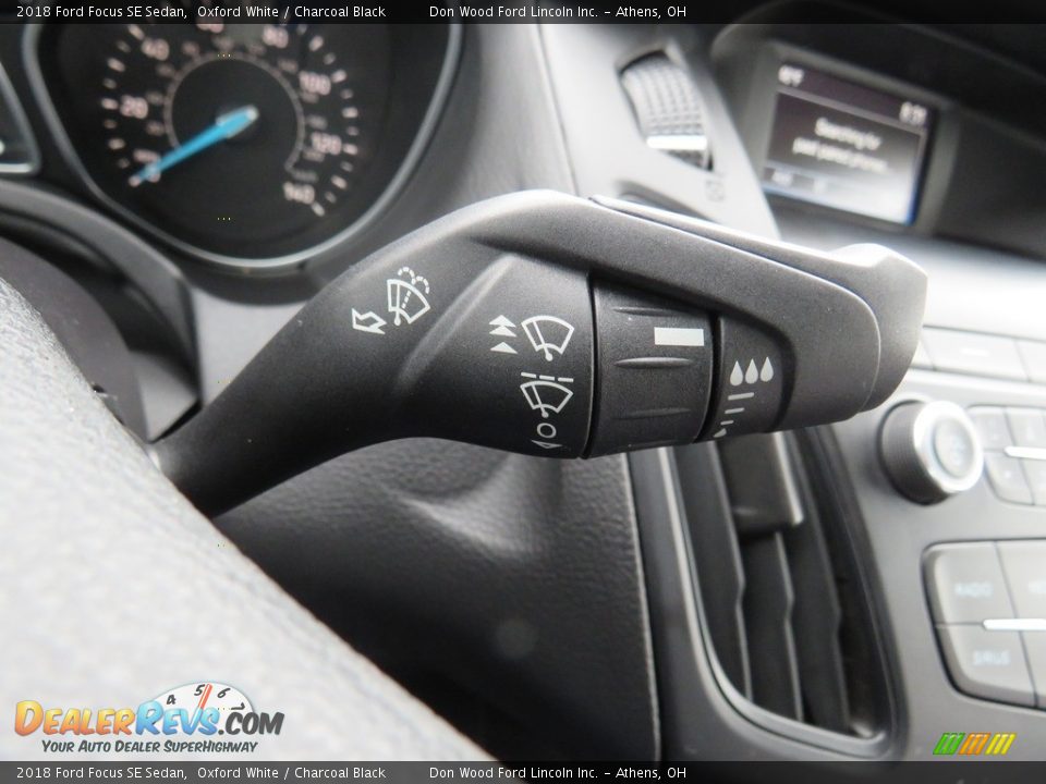 2018 Ford Focus SE Sedan Oxford White / Charcoal Black Photo #22