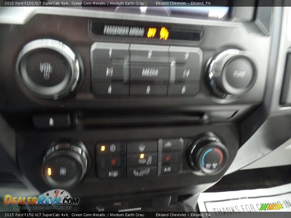 2015 Ford F150 XLT SuperCab 4x4 Green Gem Metallic / Medium Earth Gray Photo #31