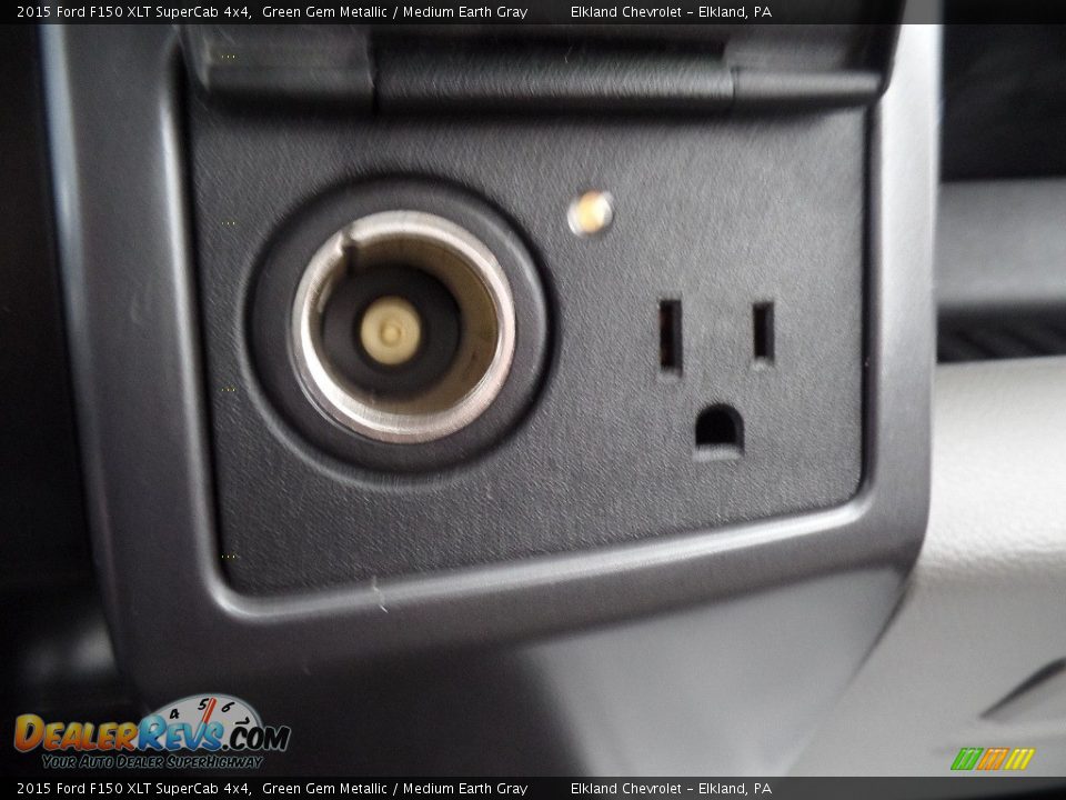 2015 Ford F150 XLT SuperCab 4x4 Green Gem Metallic / Medium Earth Gray Photo #33