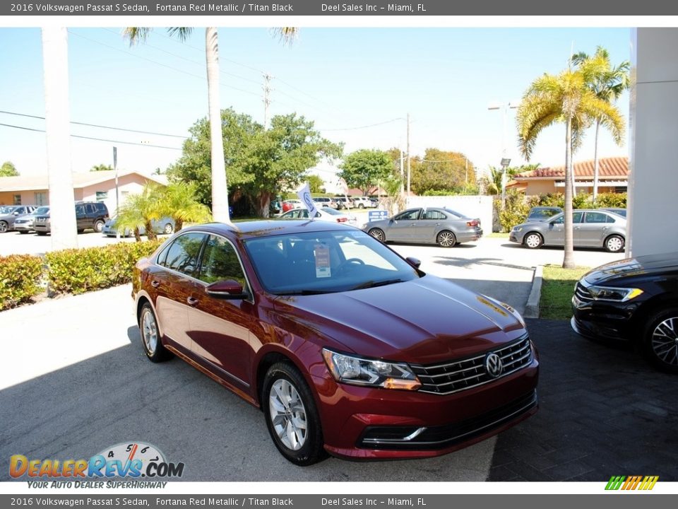 2016 Volkswagen Passat S Sedan Fortana Red Metallic / Titan Black Photo #1