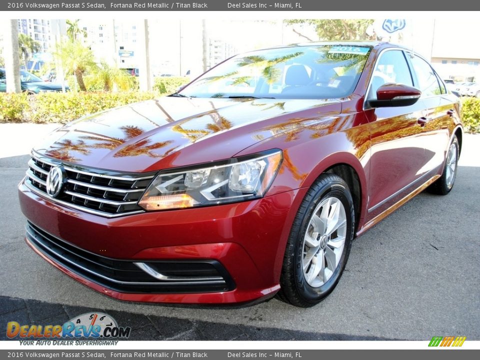 2016 Volkswagen Passat S Sedan Fortana Red Metallic / Titan Black Photo #5