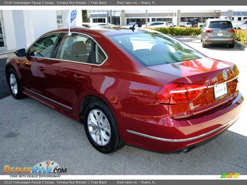 2016 Volkswagen Passat S Sedan Fortana Red Metallic / Titan Black Photo #6