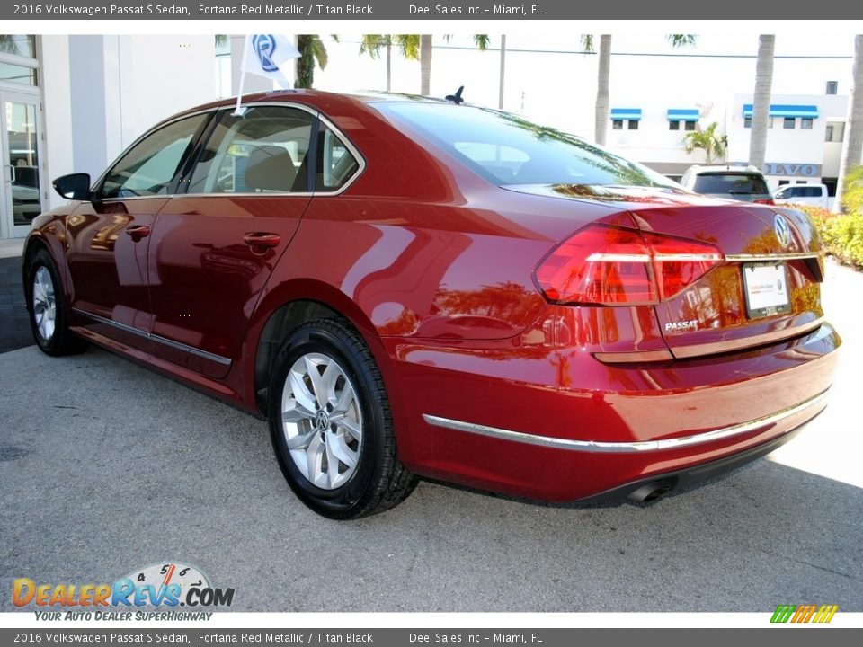 2016 Volkswagen Passat S Sedan Fortana Red Metallic / Titan Black Photo #7