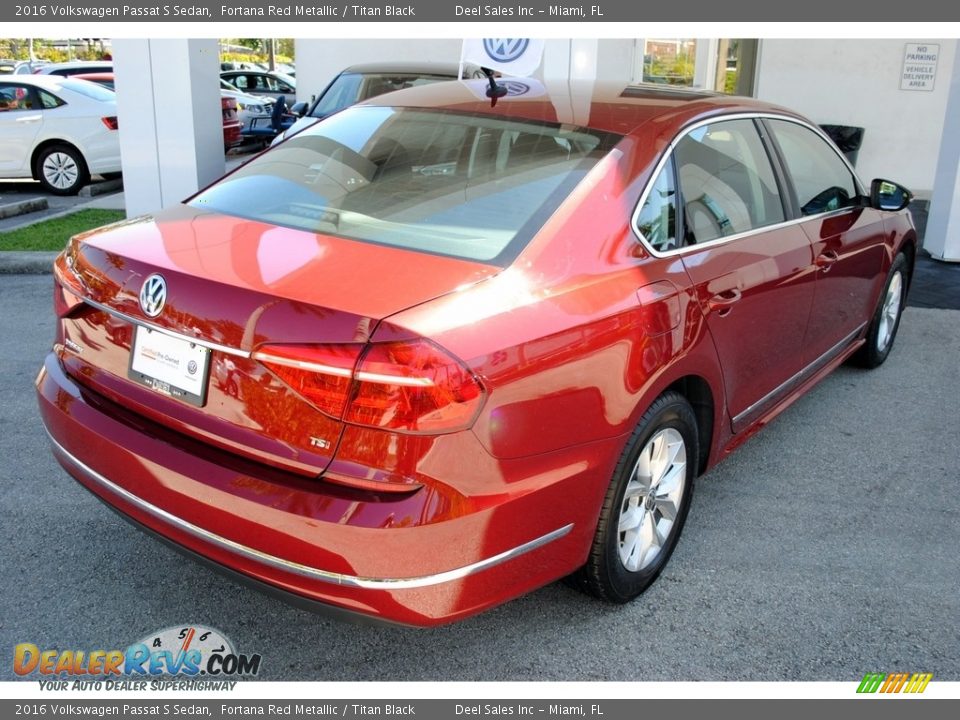 2016 Volkswagen Passat S Sedan Fortana Red Metallic / Titan Black Photo #9