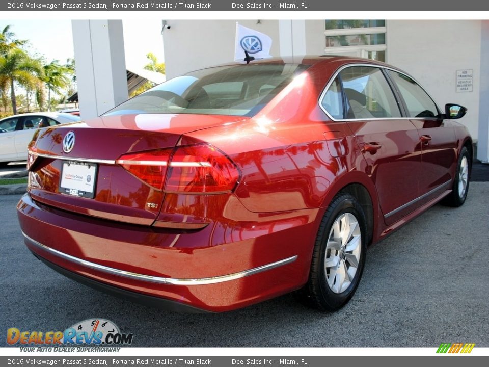 2016 Volkswagen Passat S Sedan Fortana Red Metallic / Titan Black Photo #10