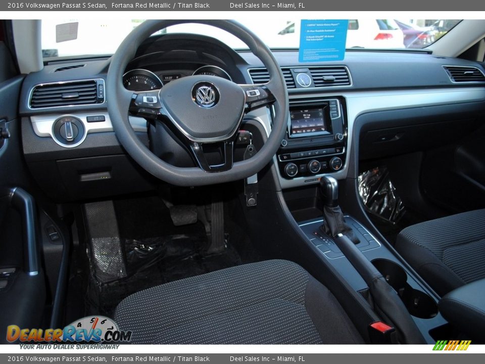 2016 Volkswagen Passat S Sedan Fortana Red Metallic / Titan Black Photo #13