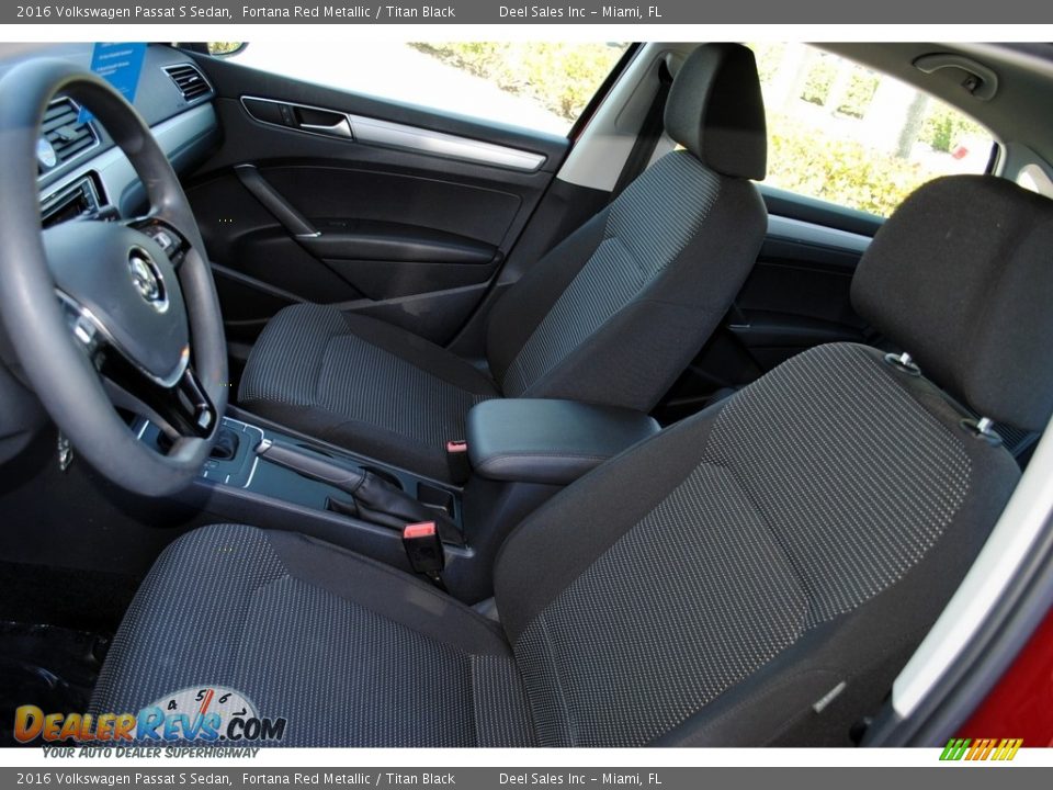 2016 Volkswagen Passat S Sedan Fortana Red Metallic / Titan Black Photo #14