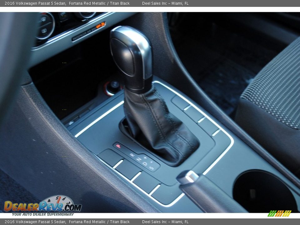 2016 Volkswagen Passat S Sedan Fortana Red Metallic / Titan Black Photo #15