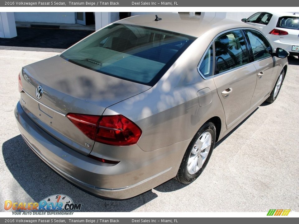 2016 Volkswagen Passat S Sedan Titanium Beige / Titan Black Photo #9