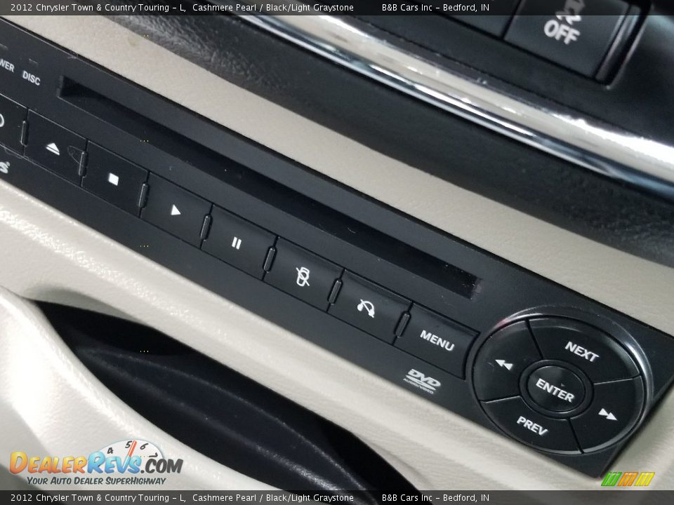 2012 Chrysler Town & Country Touring - L Cashmere Pearl / Black/Light Graystone Photo #25