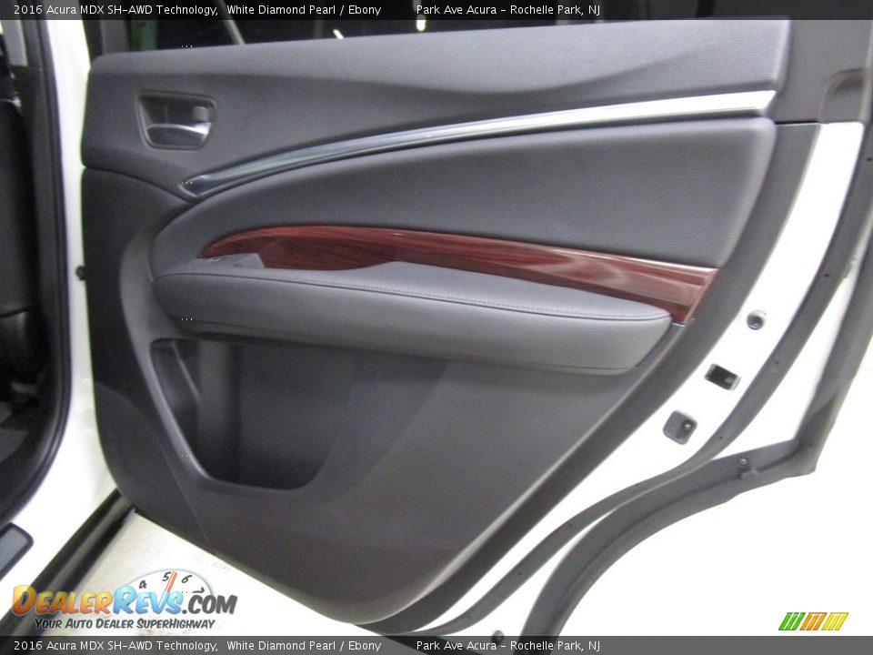 2016 Acura MDX SH-AWD Technology White Diamond Pearl / Ebony Photo #17