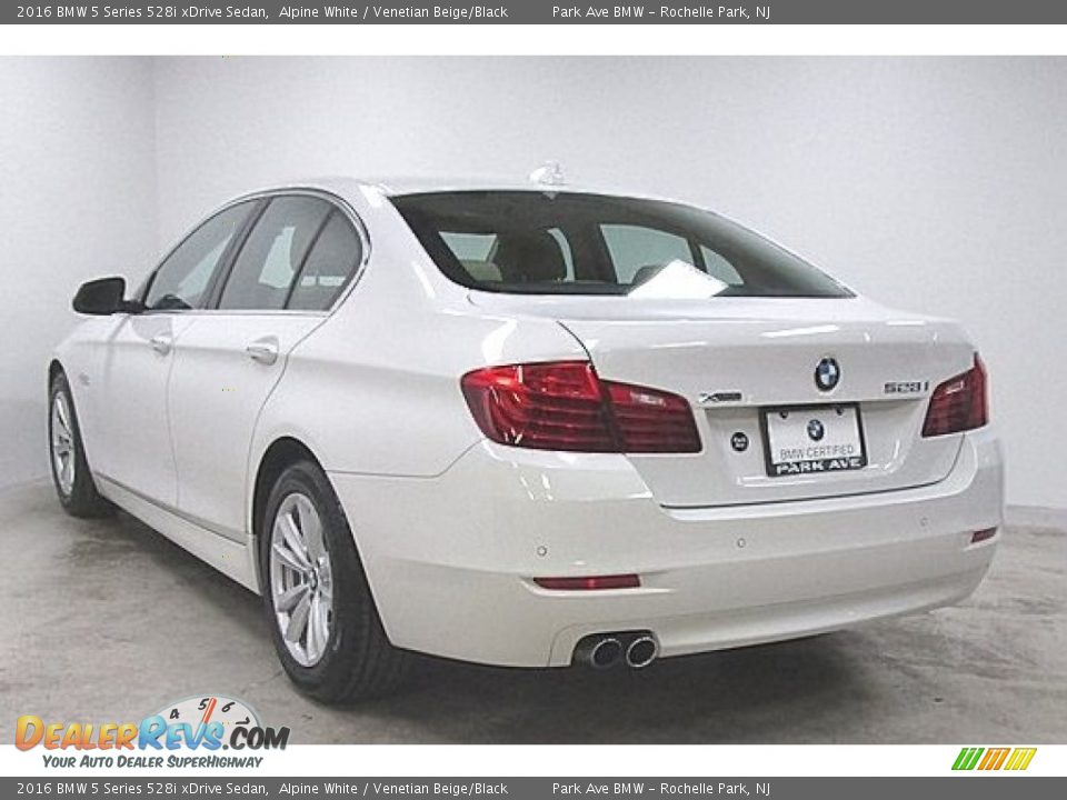 2016 BMW 5 Series 528i xDrive Sedan Alpine White / Venetian Beige/Black Photo #1