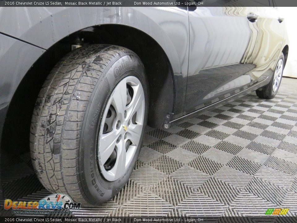 2016 Chevrolet Cruze LS Sedan Mosaic Black Metallic / Jet Black Photo #9