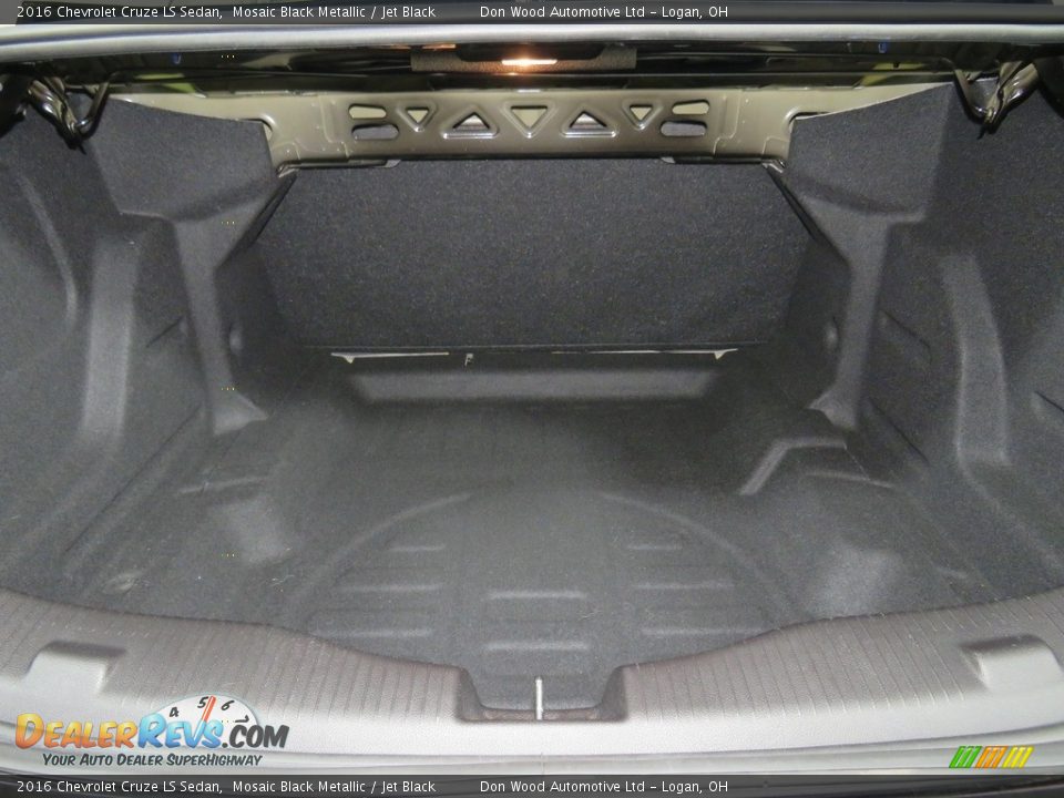 2016 Chevrolet Cruze LS Sedan Mosaic Black Metallic / Jet Black Photo #14
