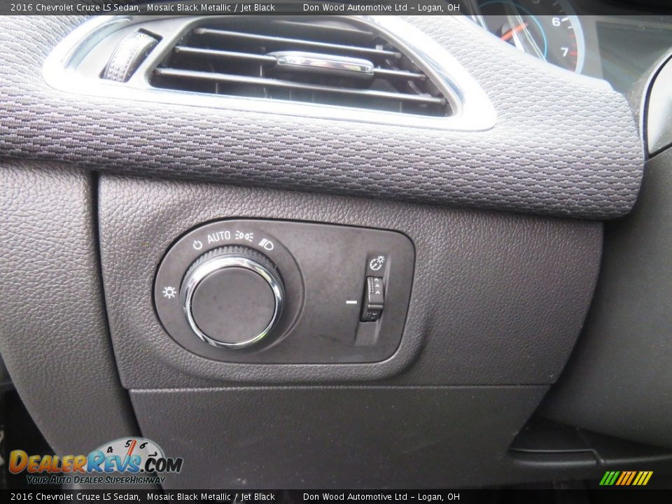 2016 Chevrolet Cruze LS Sedan Mosaic Black Metallic / Jet Black Photo #18