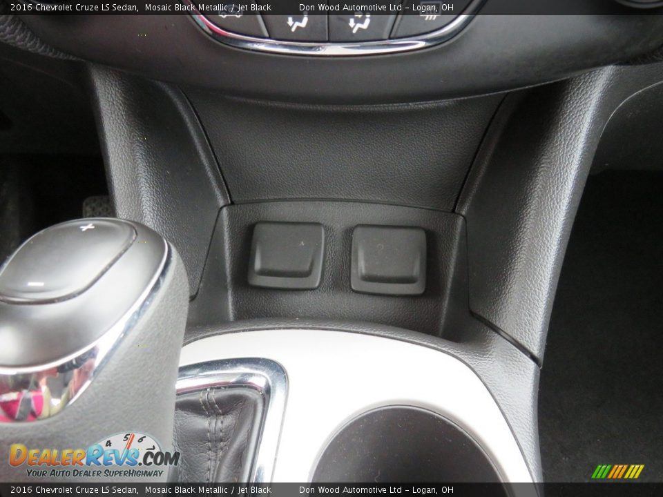 2016 Chevrolet Cruze LS Sedan Mosaic Black Metallic / Jet Black Photo #24