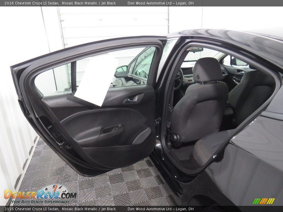 2016 Chevrolet Cruze LS Sedan Mosaic Black Metallic / Jet Black Photo #29