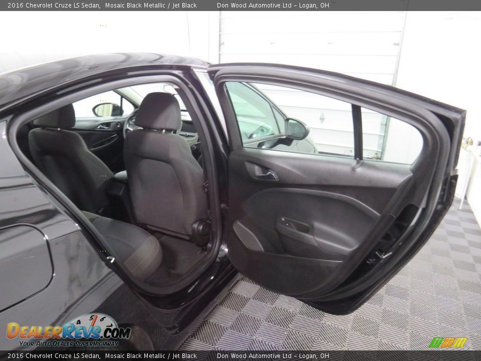 2016 Chevrolet Cruze LS Sedan Mosaic Black Metallic / Jet Black Photo #32