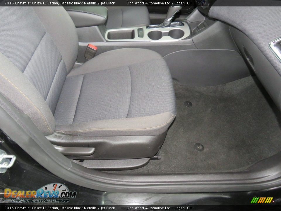 2016 Chevrolet Cruze LS Sedan Mosaic Black Metallic / Jet Black Photo #35