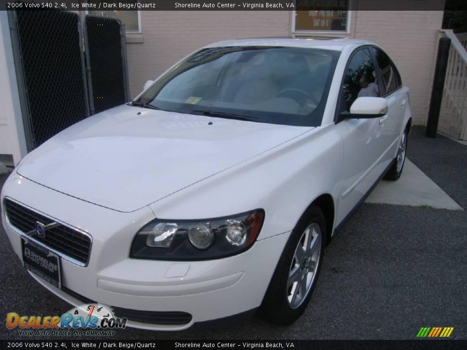 2006 Volvo S40 2.4i Ice White / Dark Beige/Quartz Photo #2