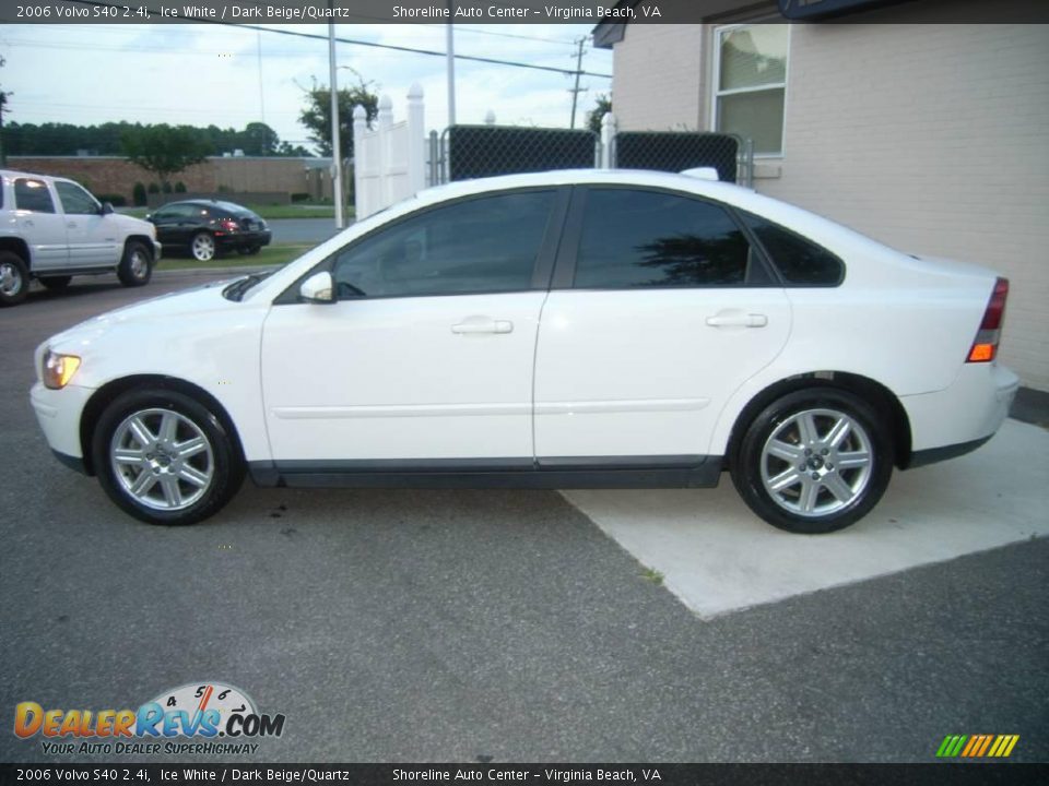 2006 Volvo S40 2.4i Ice White / Dark Beige/Quartz Photo #3