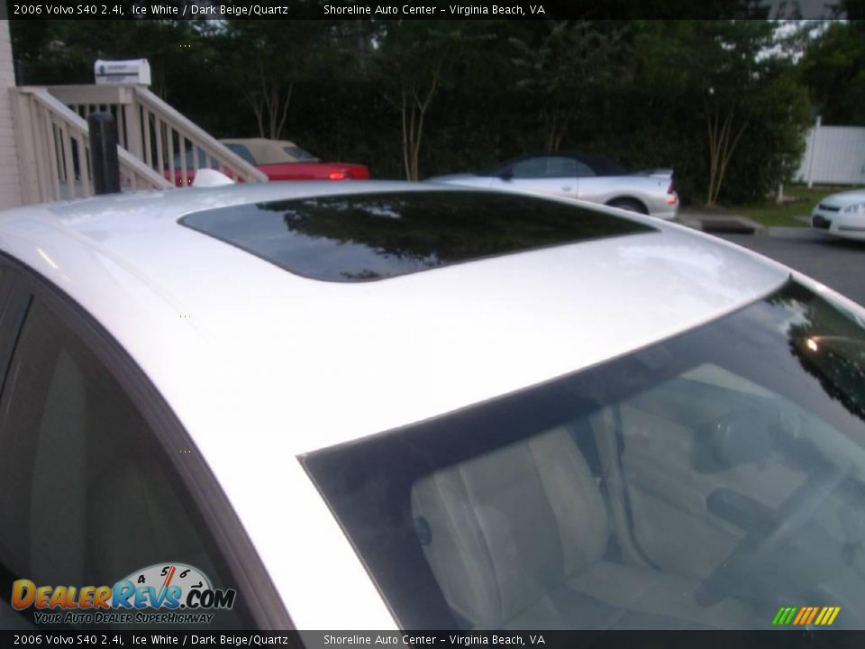 2006 Volvo S40 2.4i Ice White / Dark Beige/Quartz Photo #9