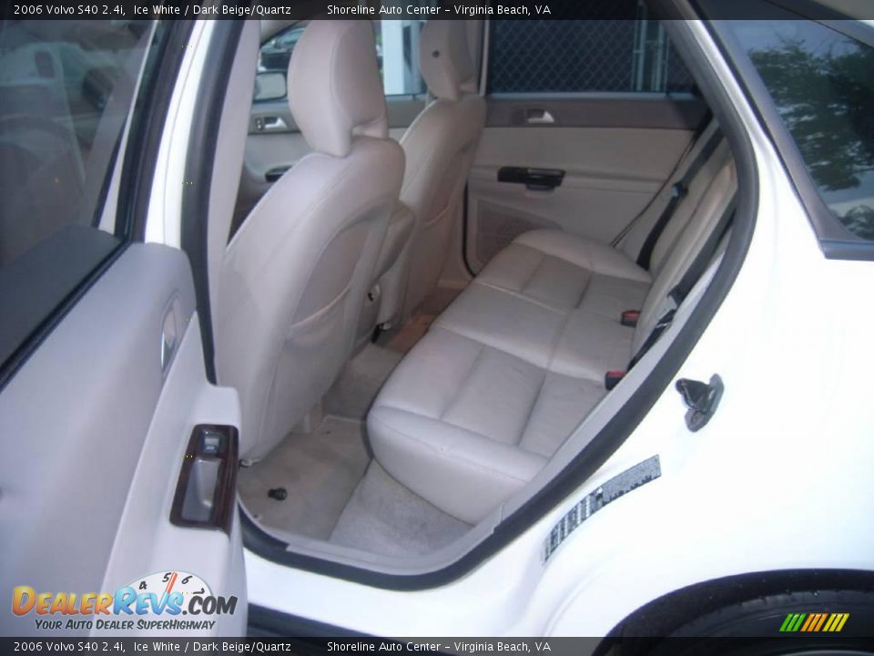 2006 Volvo S40 2.4i Ice White / Dark Beige/Quartz Photo #13