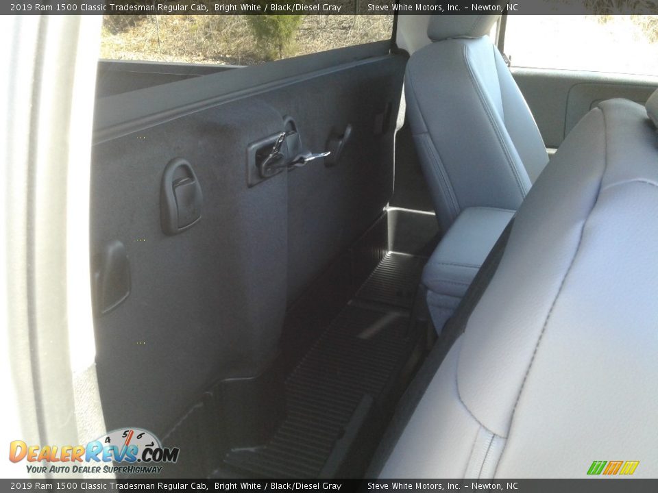 2019 Ram 1500 Classic Tradesman Regular Cab Bright White / Black/Diesel Gray Photo #13