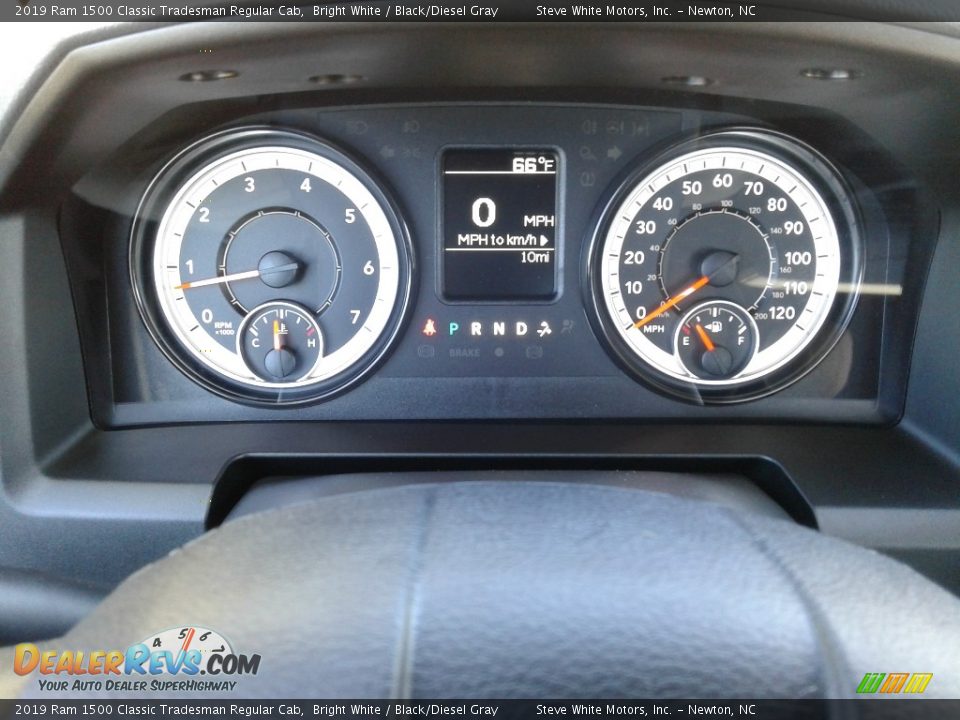 2019 Ram 1500 Classic Tradesman Regular Cab Bright White / Black/Diesel Gray Photo #17