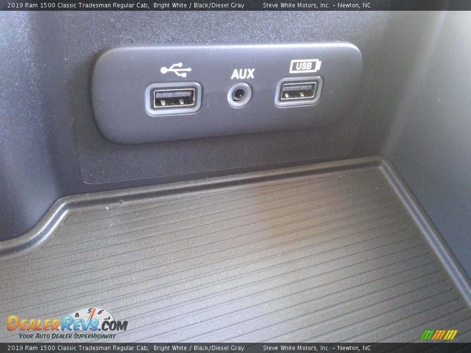 2019 Ram 1500 Classic Tradesman Regular Cab Bright White / Black/Diesel Gray Photo #23