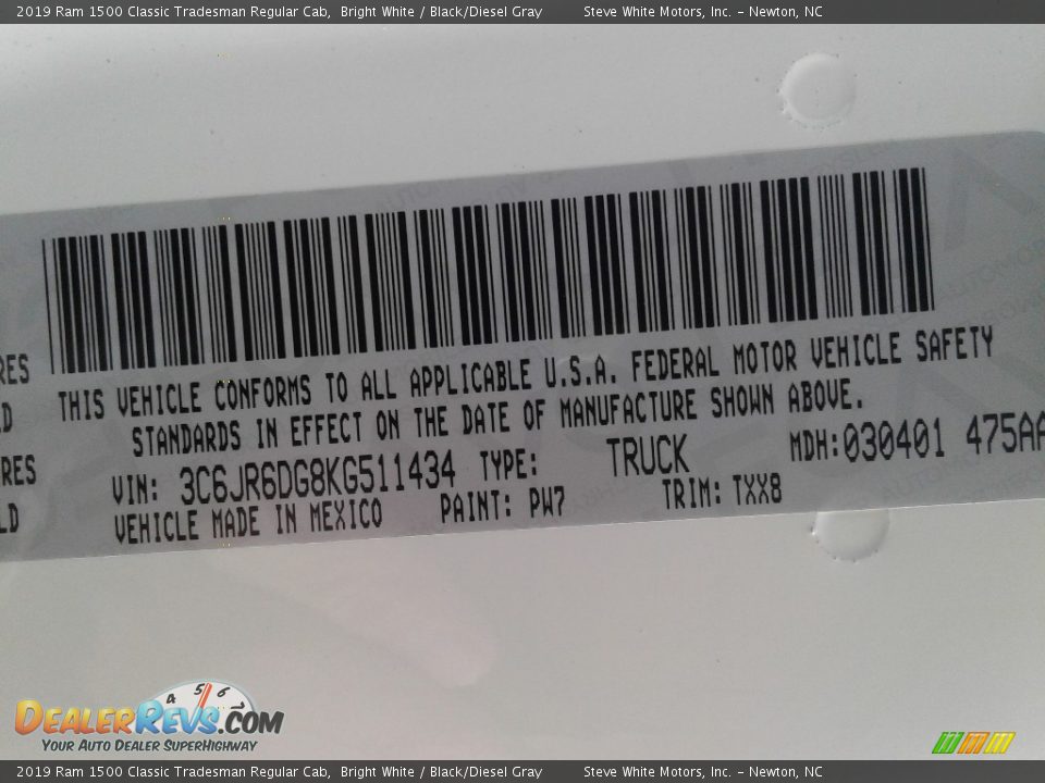 2019 Ram 1500 Classic Tradesman Regular Cab Bright White / Black/Diesel Gray Photo #28