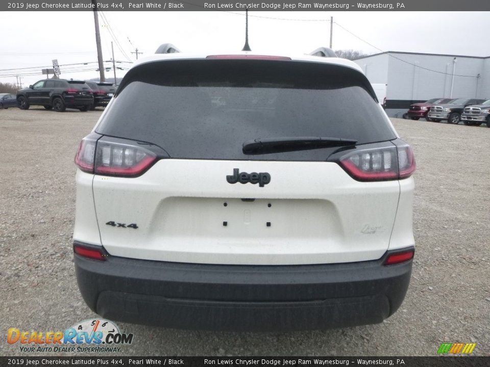 2019 Jeep Cherokee Latitude Plus 4x4 Pearl White / Black Photo #4