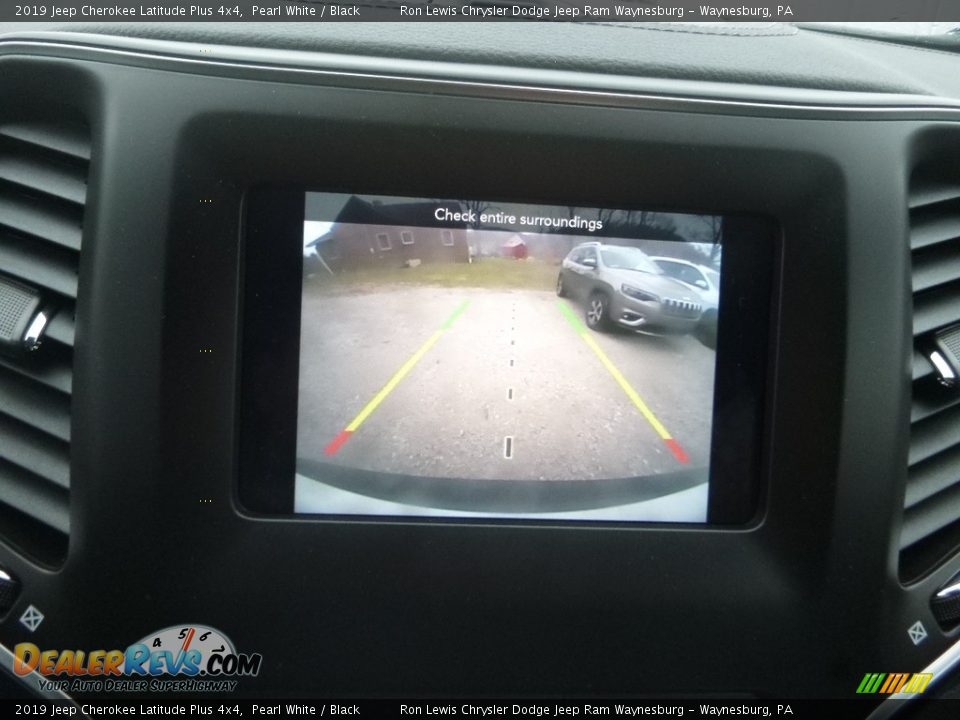2019 Jeep Cherokee Latitude Plus 4x4 Pearl White / Black Photo #17