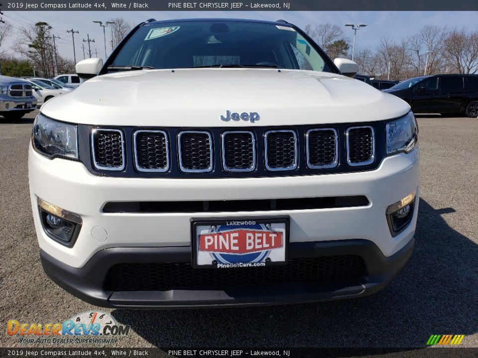 2019 Jeep Compass Latitude 4x4 White / Black Photo #2