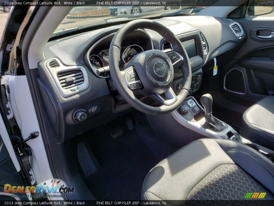 2019 Jeep Compass Latitude 4x4 White / Black Photo #7