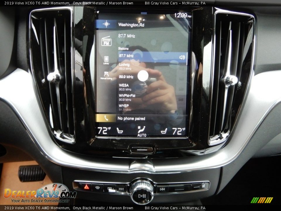 2019 Volvo XC60 T6 AWD Momentum Onyx Black Metallic / Maroon Brown Photo #15