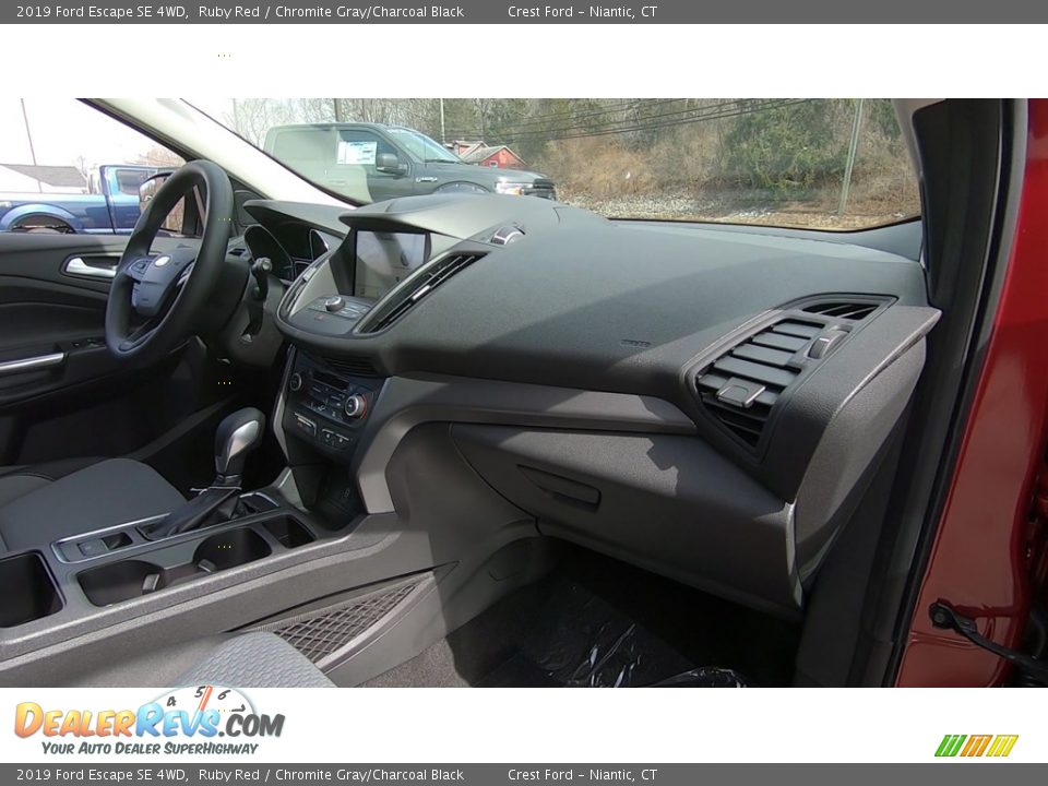 2019 Ford Escape SE 4WD Ruby Red / Chromite Gray/Charcoal Black Photo #25