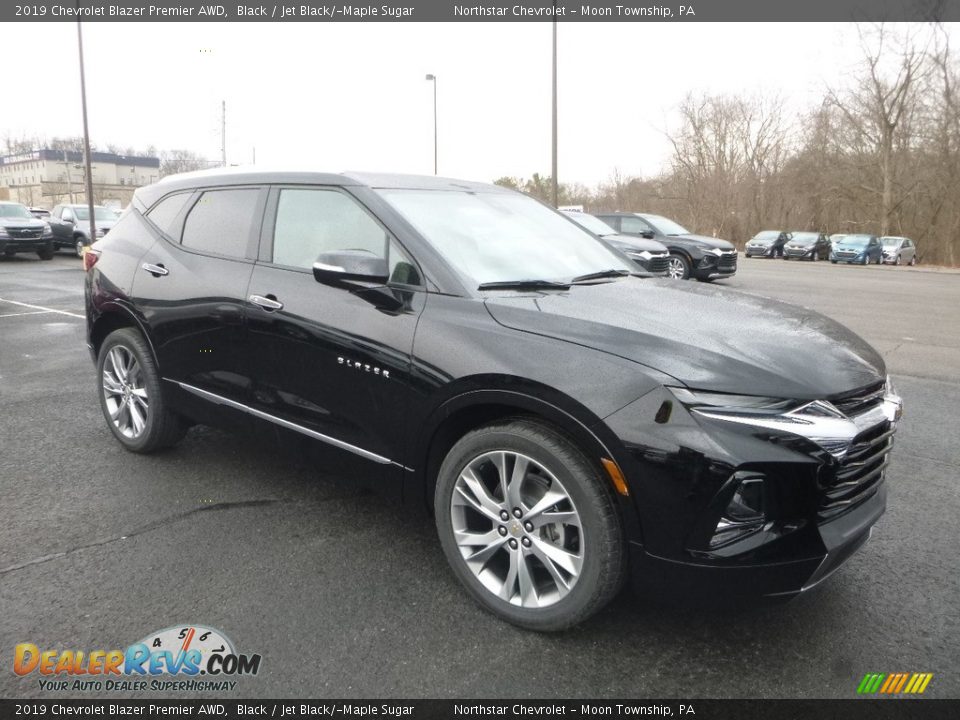 Front 3/4 View of 2019 Chevrolet Blazer Premier AWD Photo #7