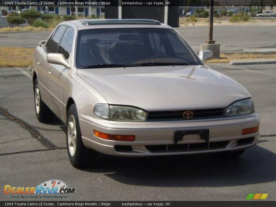 1994 Toyota Camry LE Sedan Cashmere Beige Metallic / Beige Photo #3