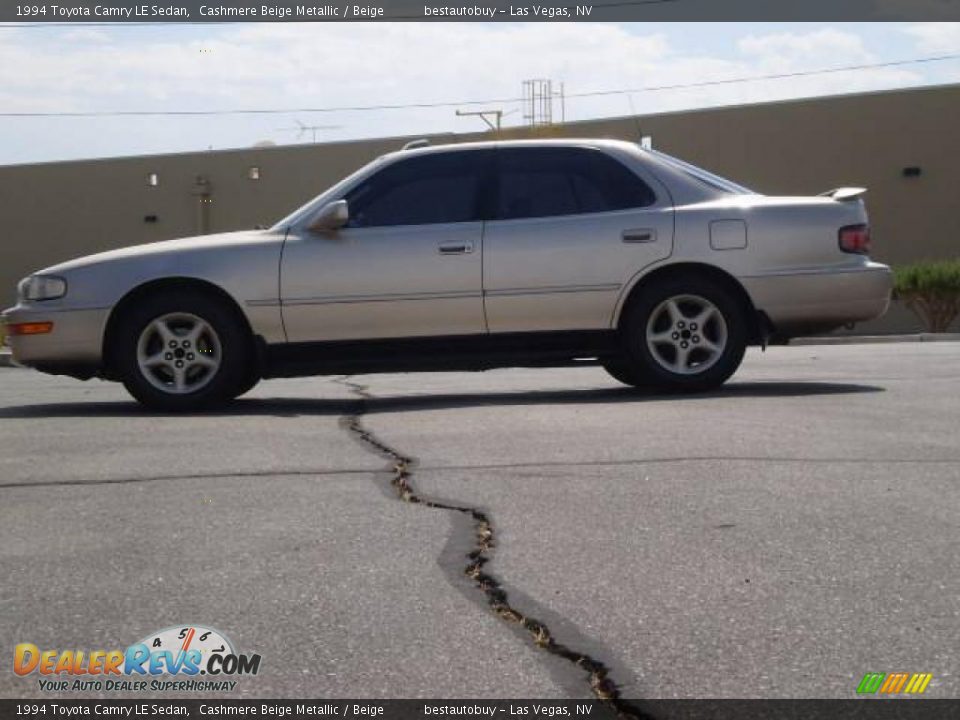 1994 Toyota Camry LE Sedan Cashmere Beige Metallic / Beige Photo #9