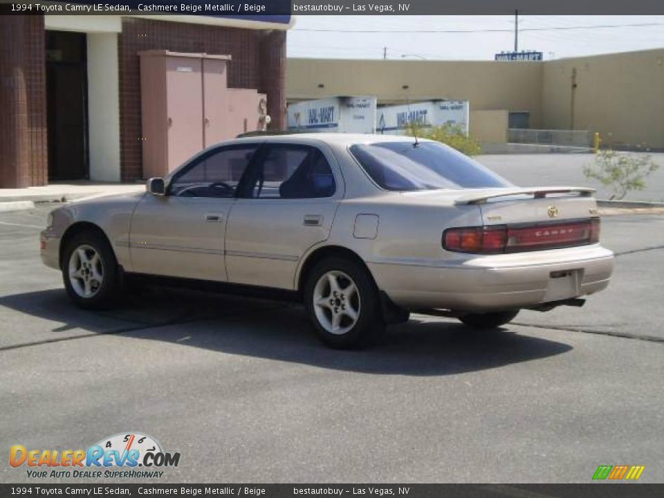 1994 Toyota Camry LE Sedan Cashmere Beige Metallic / Beige Photo #10