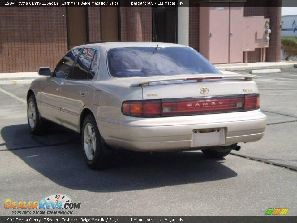 1994 Toyota Camry LE Sedan Cashmere Beige Metallic / Beige Photo #11