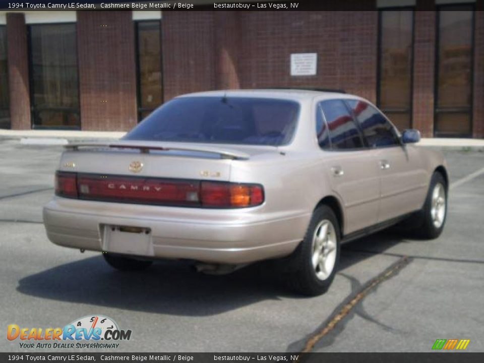 1994 Toyota Camry LE Sedan Cashmere Beige Metallic / Beige Photo #14